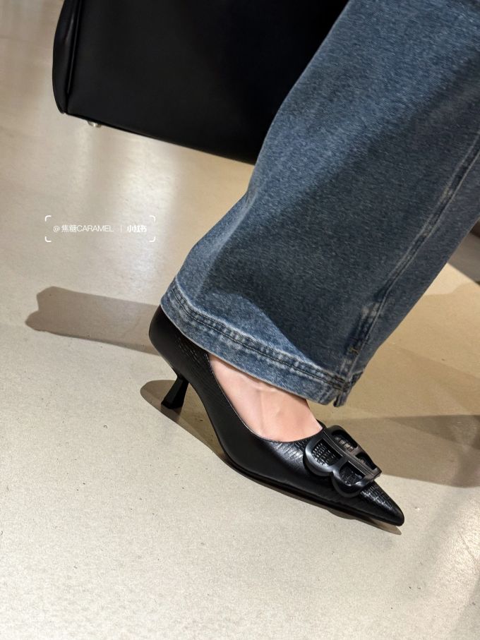尖头 低帮 中口鞋 皮革 