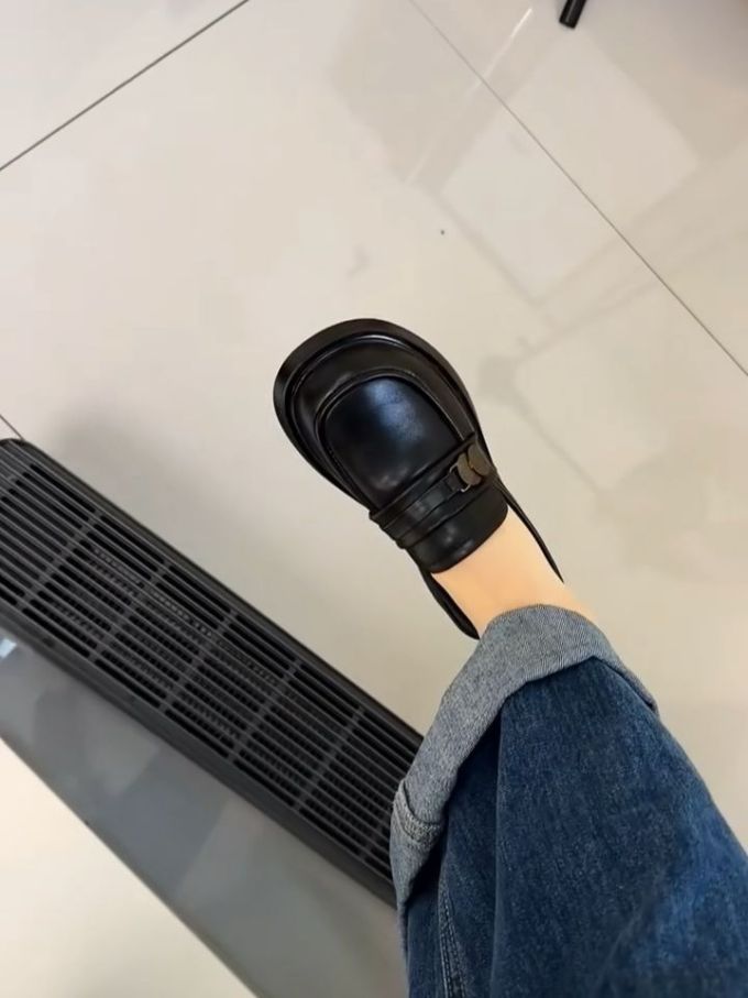 圆头 低帮 深口鞋 皮革 