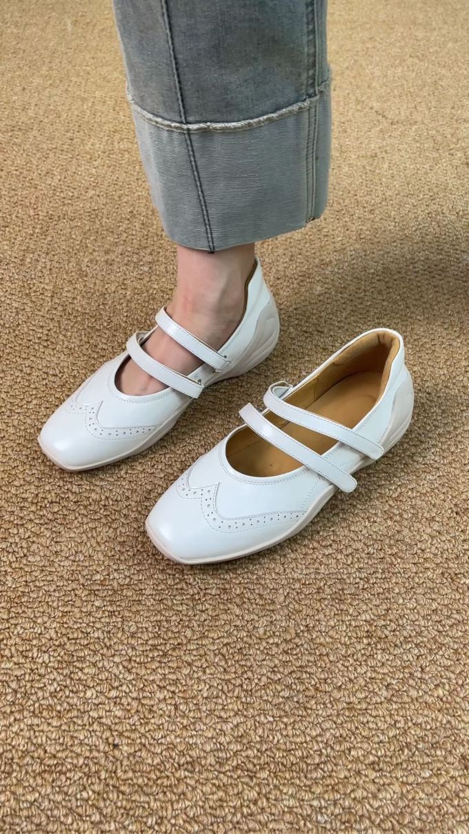 袢扣 中口鞋 皮革