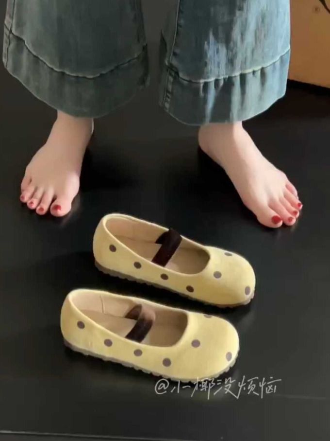低帮 中口鞋 皮革