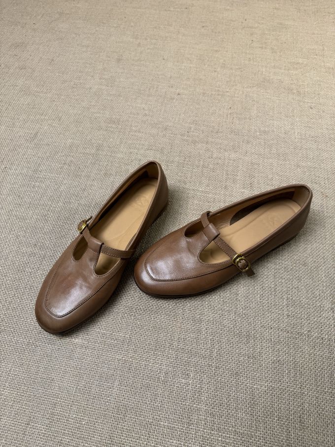 圆头 袢扣 中口鞋 皮革
