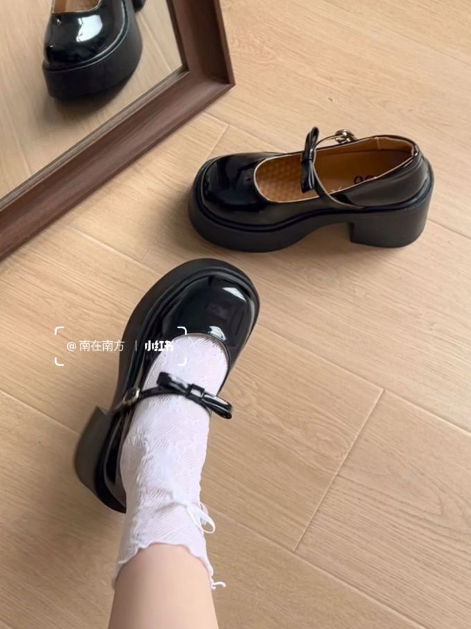 圆头 中口鞋 皮革