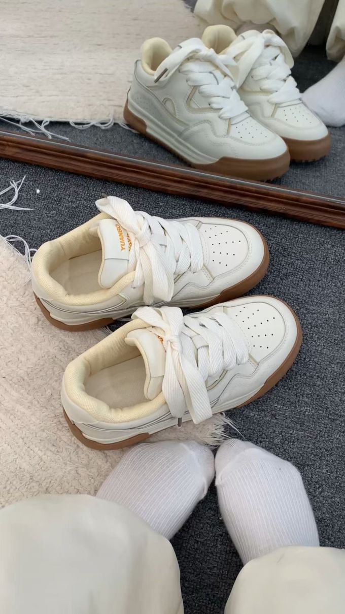 系带 魔术贴 皮革