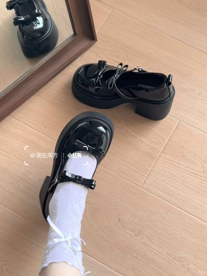 圆头 深口鞋 皮革 