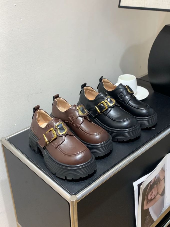 厚底 圆头 袢扣 皮革 