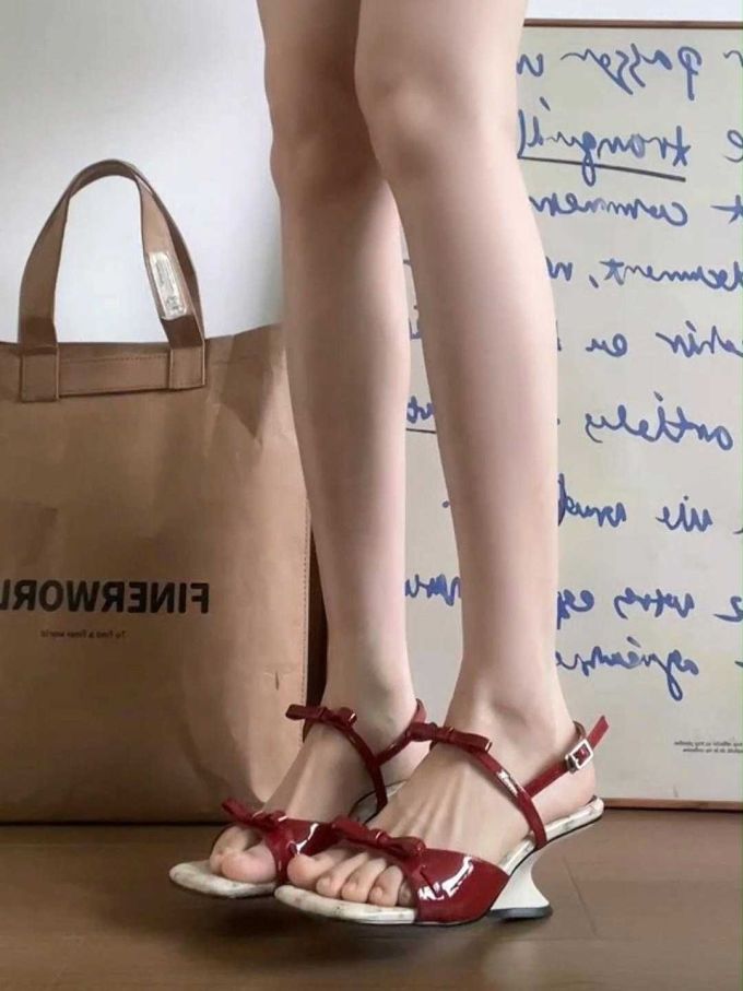 无帮 袢扣 皮革
