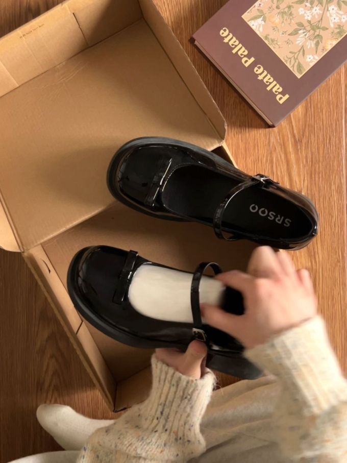 圆头 袢扣 中口鞋 皮革