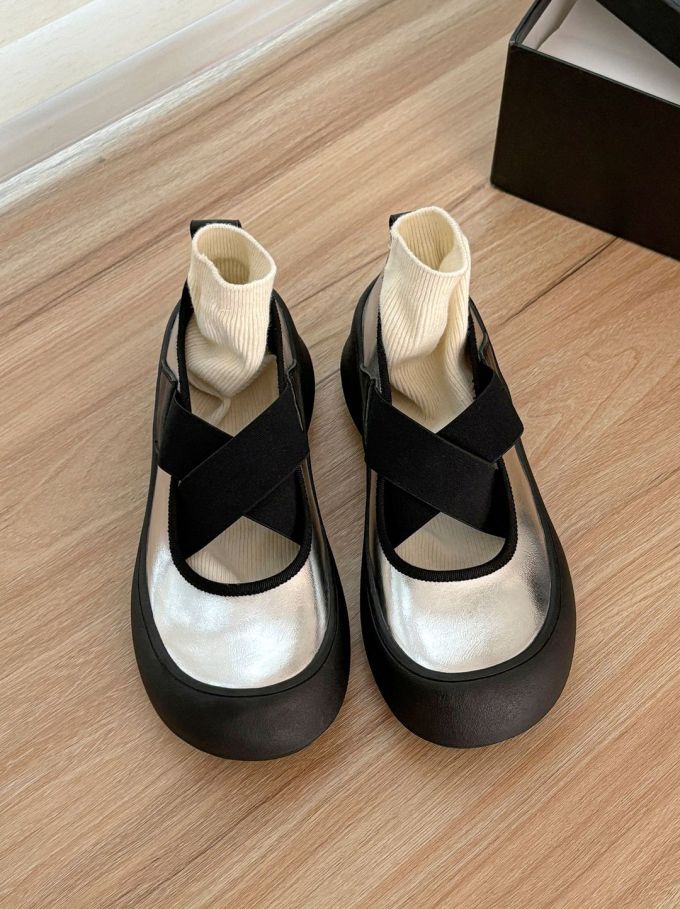 圆头 松紧带 中口鞋 皮革