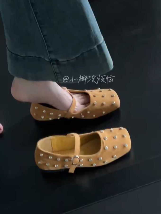 方头 袢扣 浅口鞋 皮革