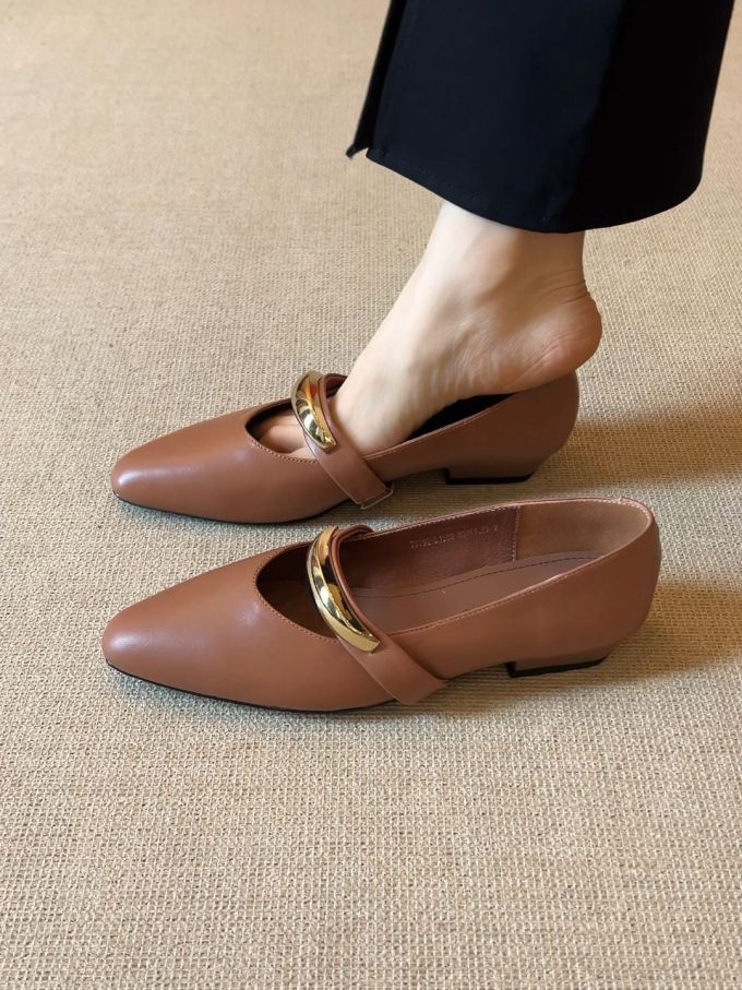 袢扣 中口鞋 皮革