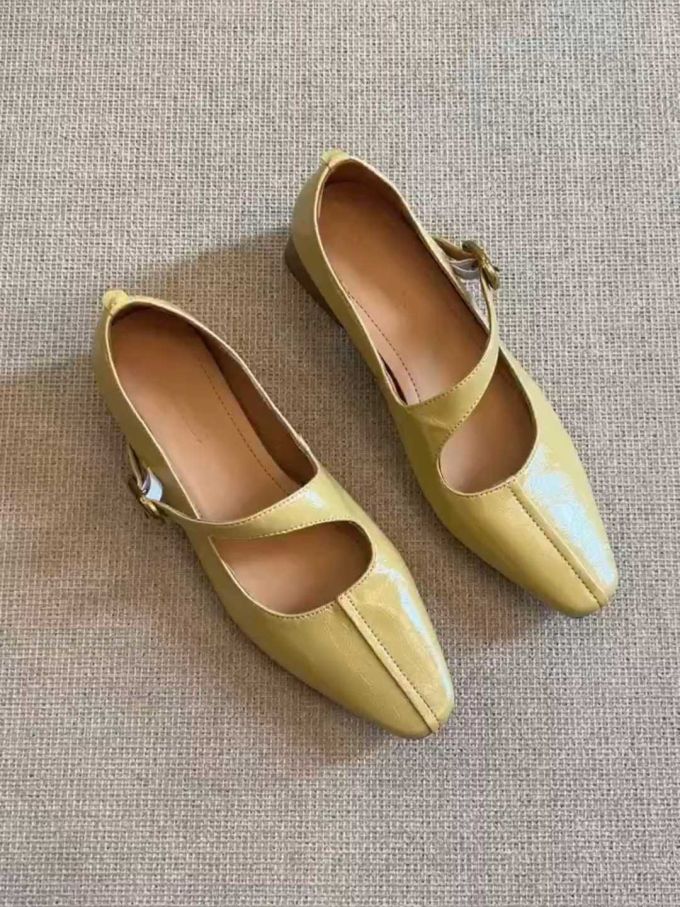 袢扣 中口鞋 皮革