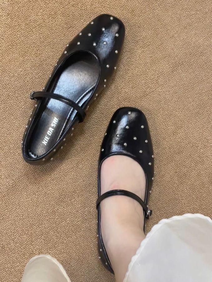 圆头 袢扣 中口鞋 皮革