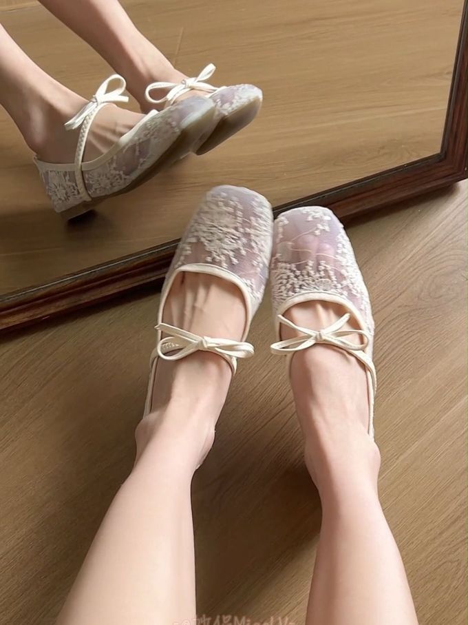 方头 袢扣 中口鞋 蕾丝