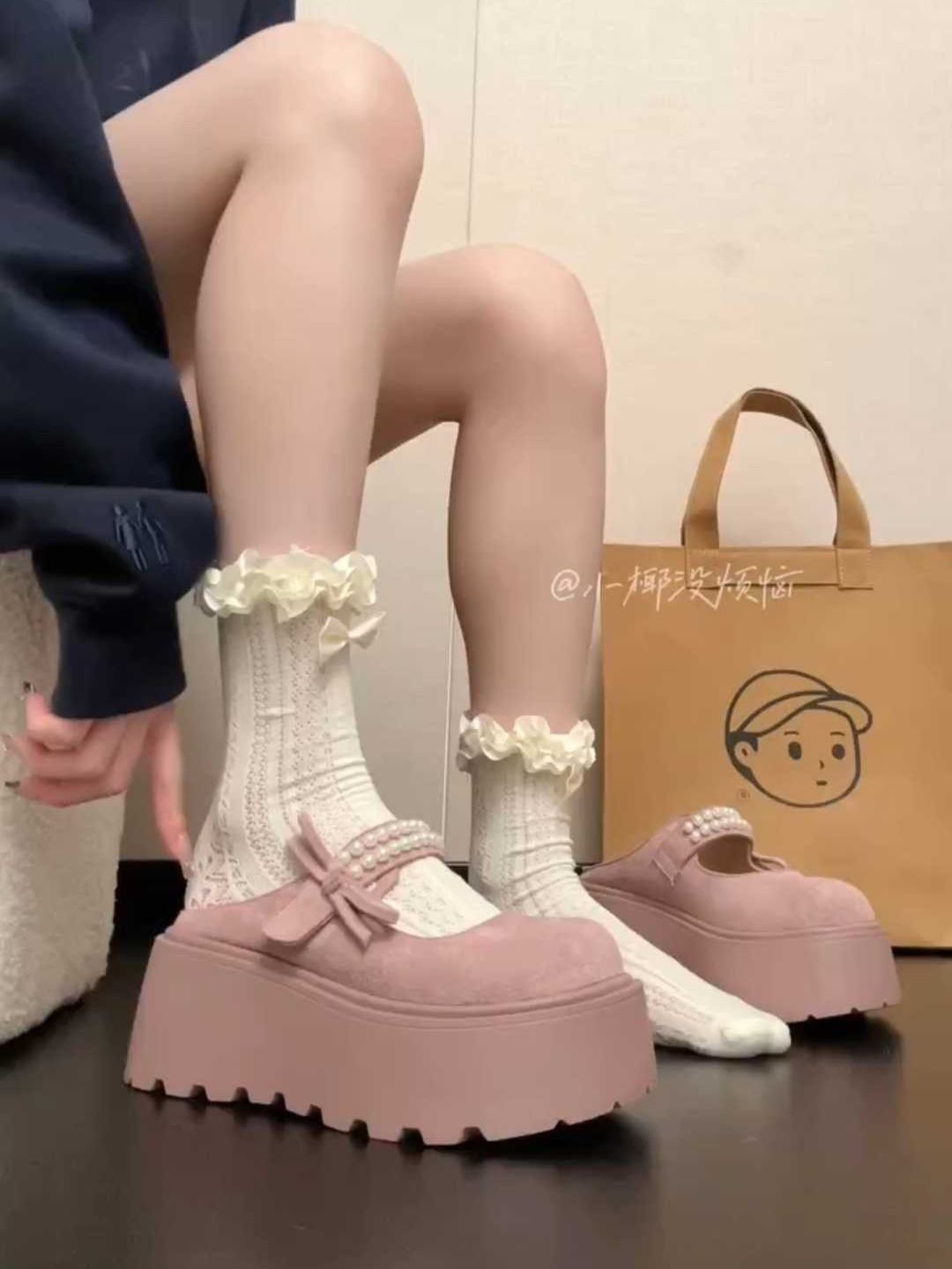 厚底 圆头 袢扣 深口鞋 皮革  - VALI鞋履AI设计主图