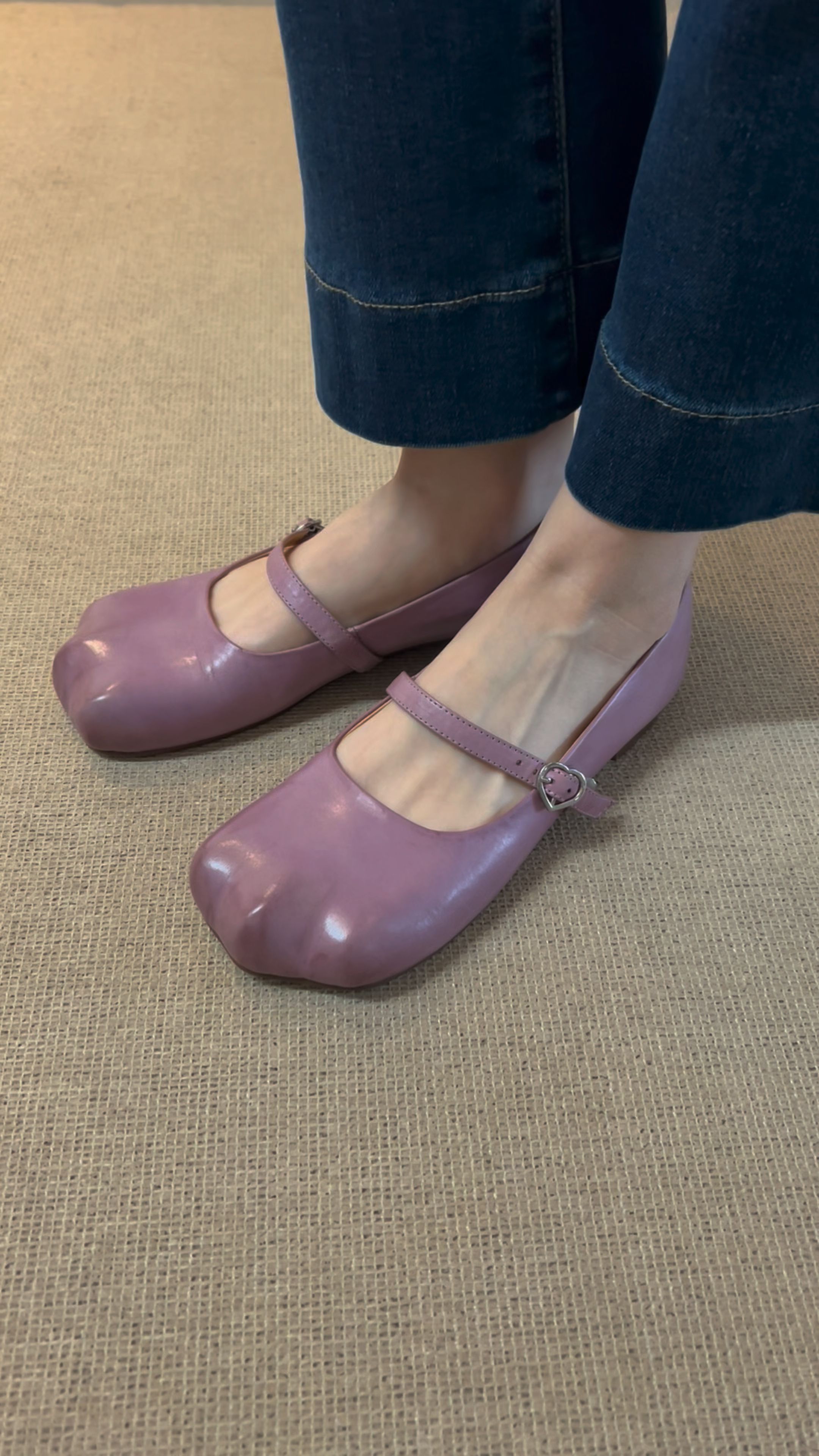 圆头 袢扣 浅口鞋 皮革  - VALI鞋履AI设计主图