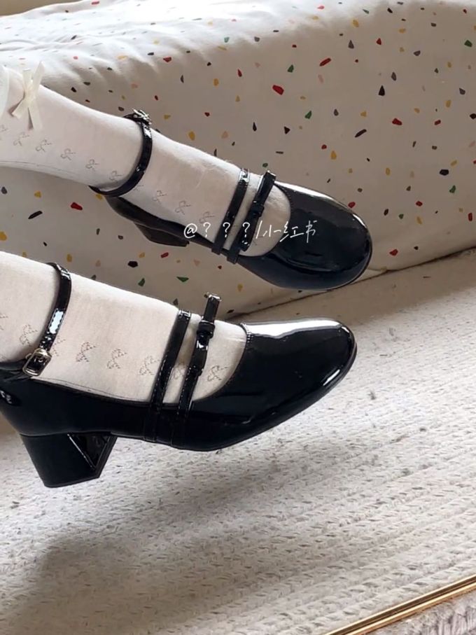 圆头 袢扣 中口鞋 皮革