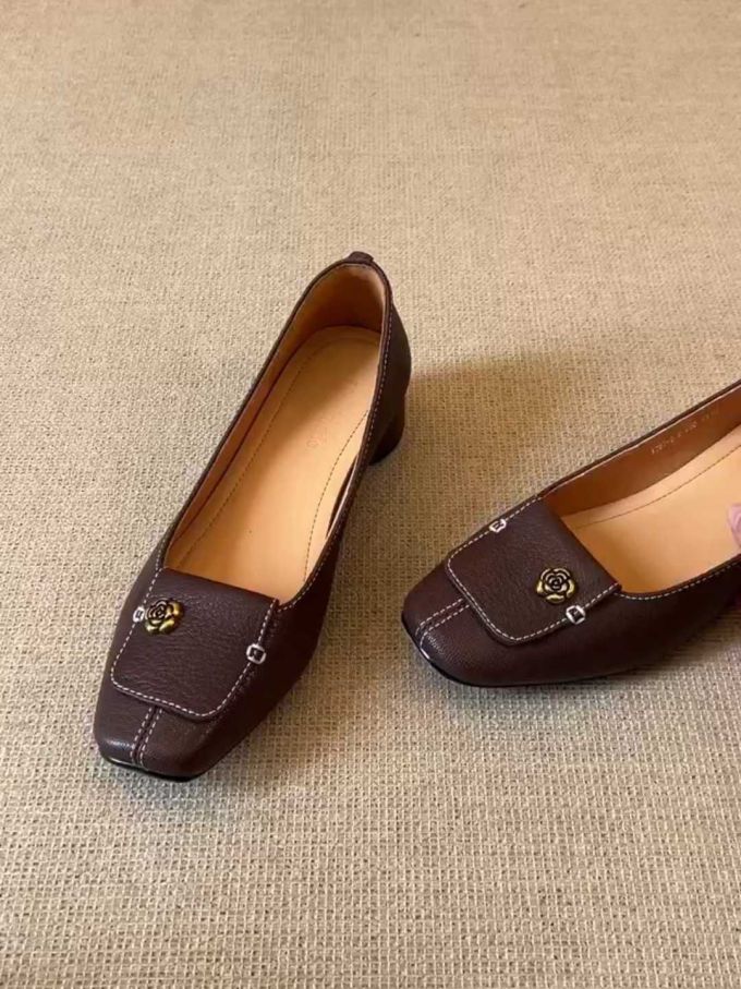 方头 低帮 一脚蹬 中口鞋 皮革