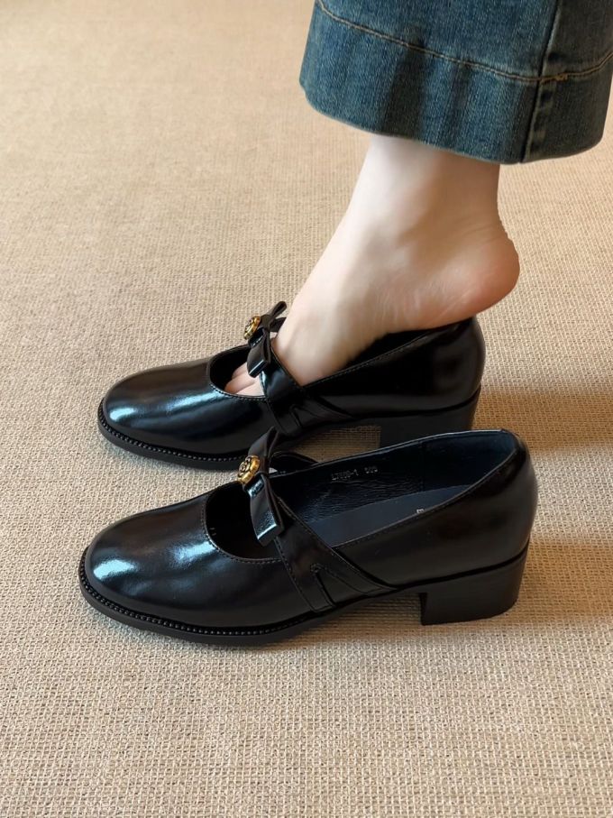 圆头 中口鞋 皮革