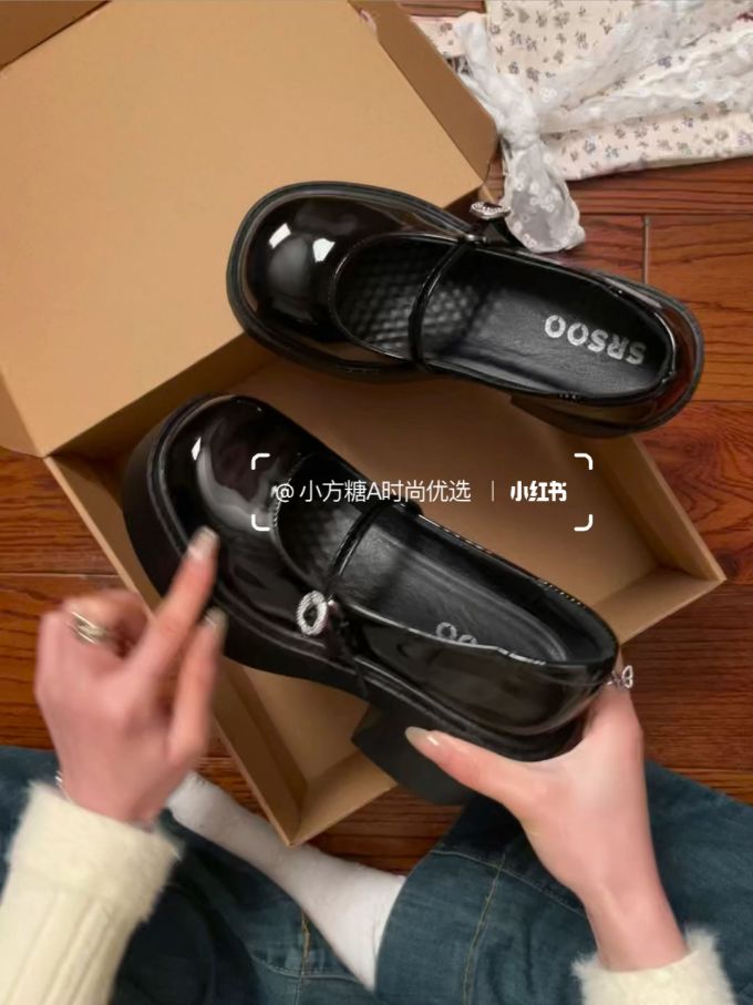 圆头 袢扣 中口鞋 皮革