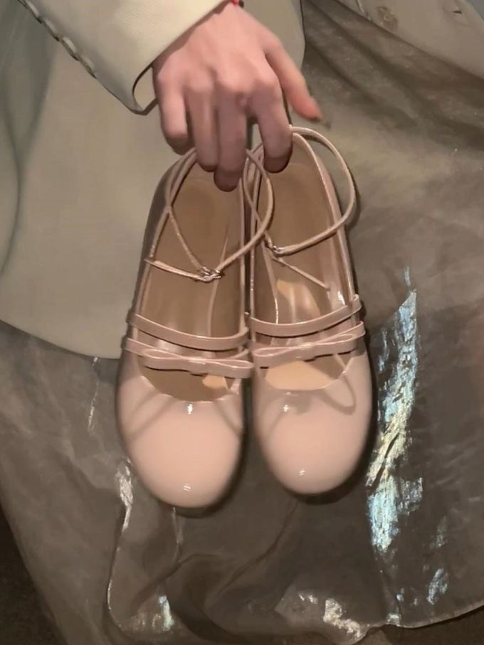圆头 袢扣 浅口鞋 皮革