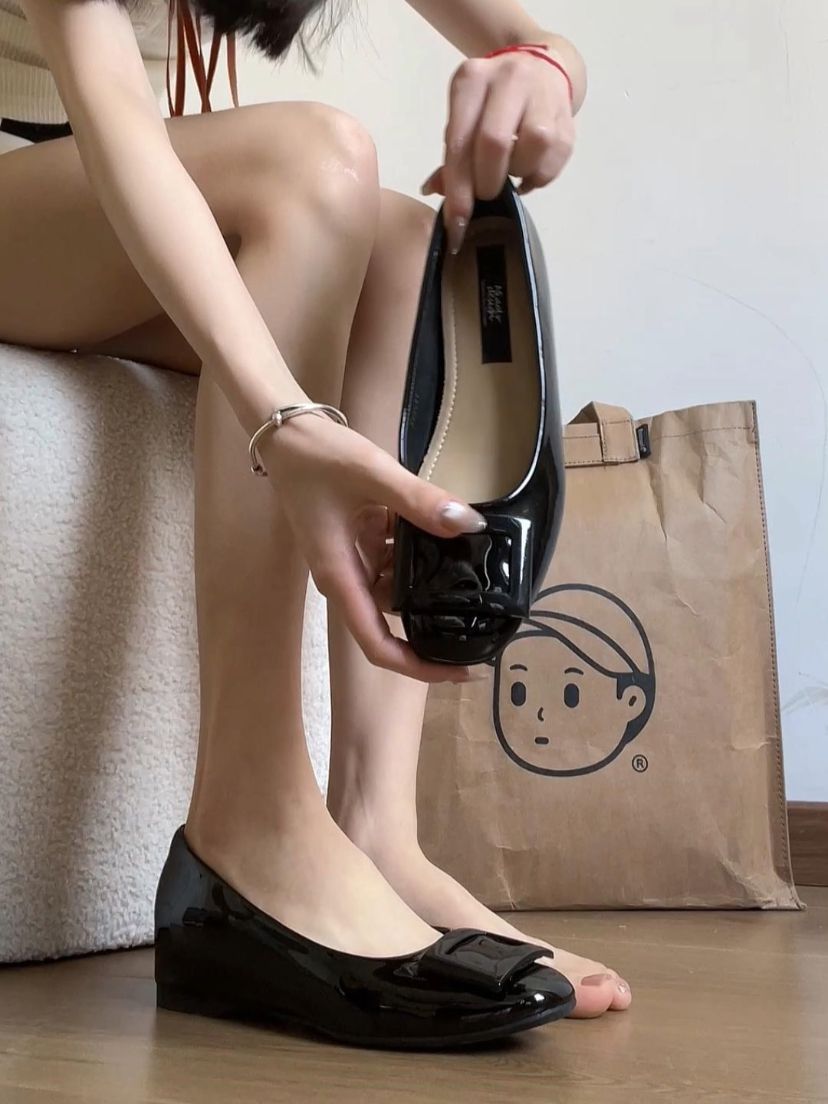 低跟 粗跟 圆头 低帮 一脚蹬 浅口鞋 塑料  - VALI鞋履AI设计主图