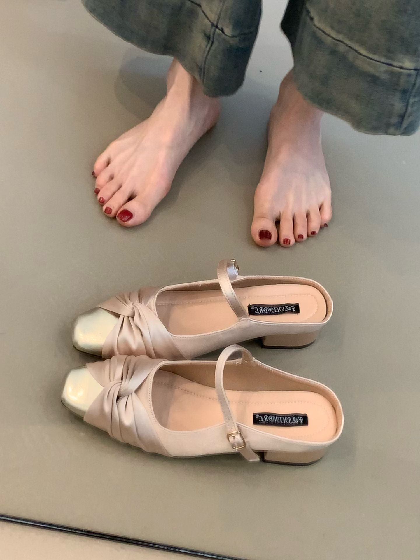 尖头 袢扣 浅口鞋 皮革  - VALI鞋履AI设计主图