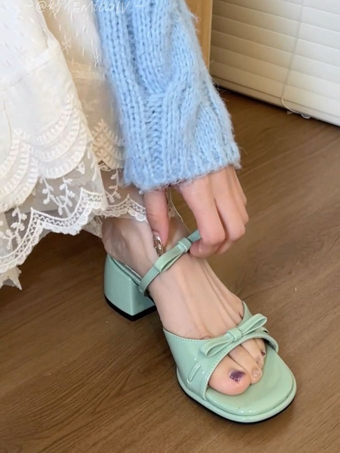 粗跟 无帮 皮革