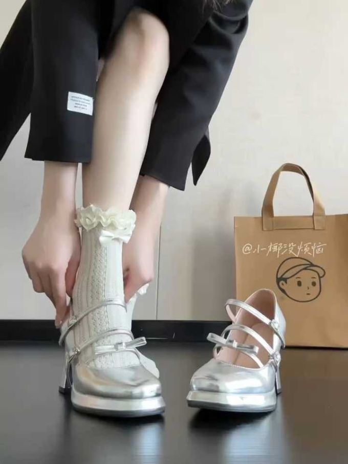 圆头 低帮 插扣 深口鞋 皮革 