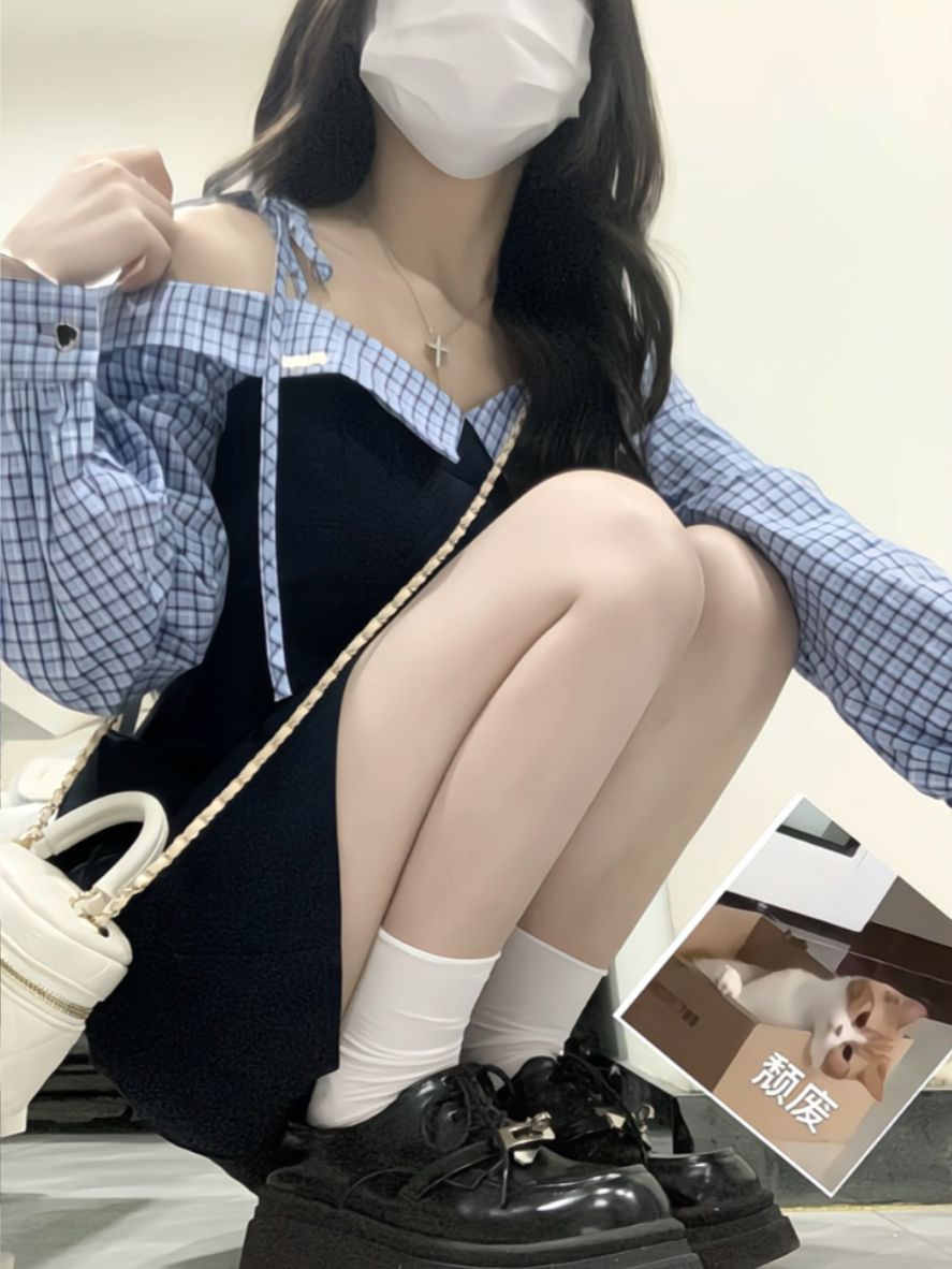 S型 无袖 满印&循环 格纹/菱格 边缘装饰 蓝黑色  - VALI鞋履AI设计主图