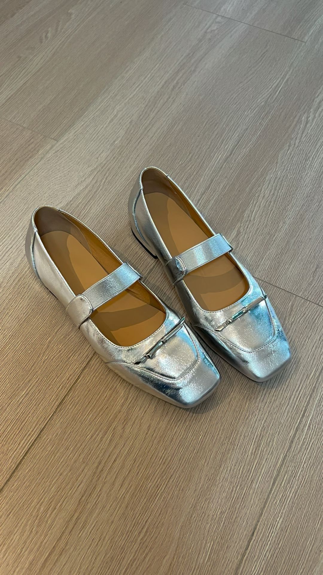 方头 低帮 浅口鞋 皮革  - VALI鞋履AI设计主图