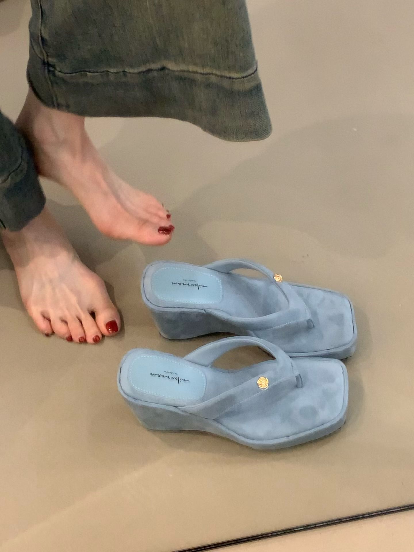 无帮 皮革  - VALI鞋履AI设计主图