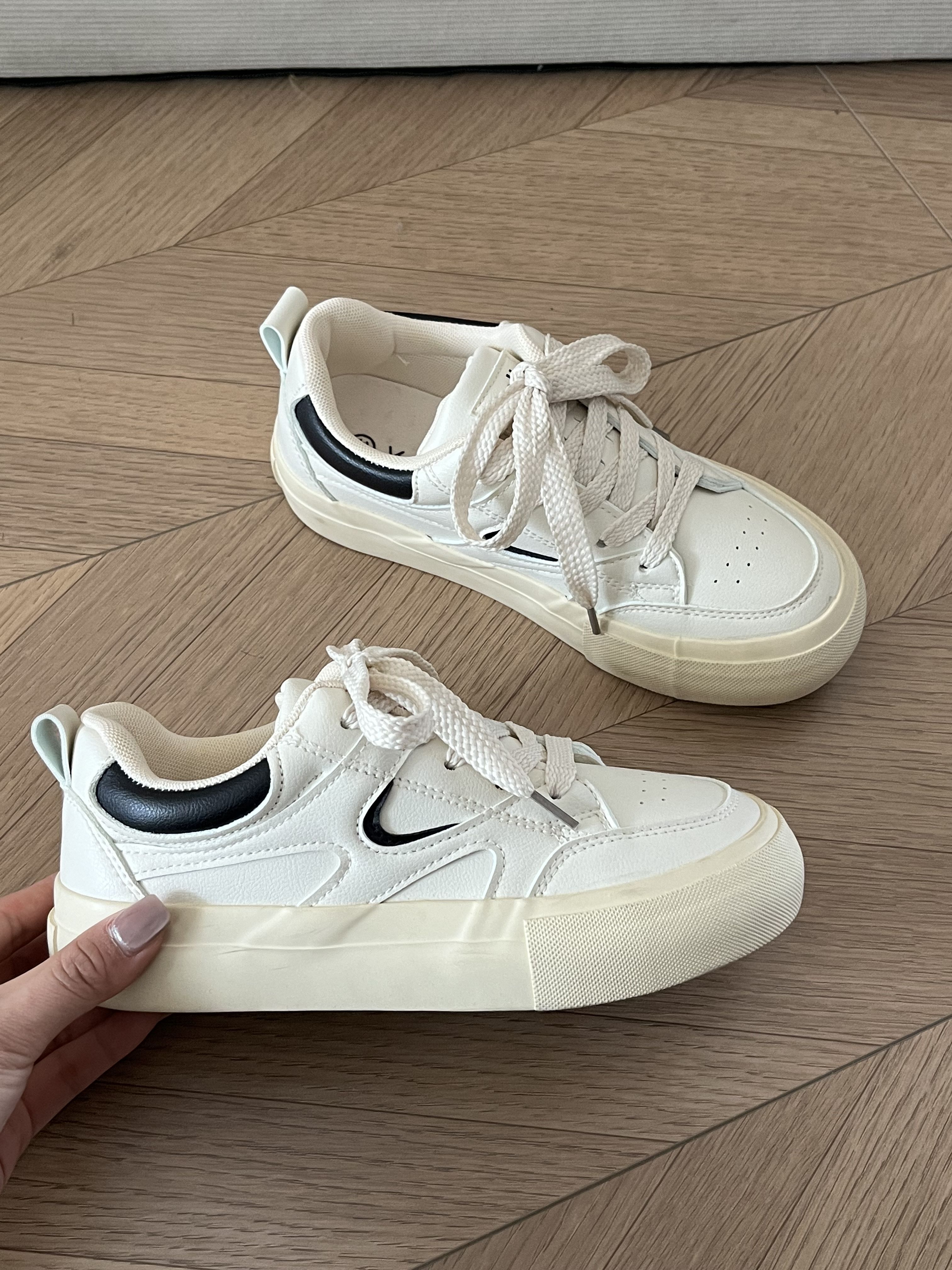 低帮 系带 魔术贴 布面  - VALI鞋履AI设计主图