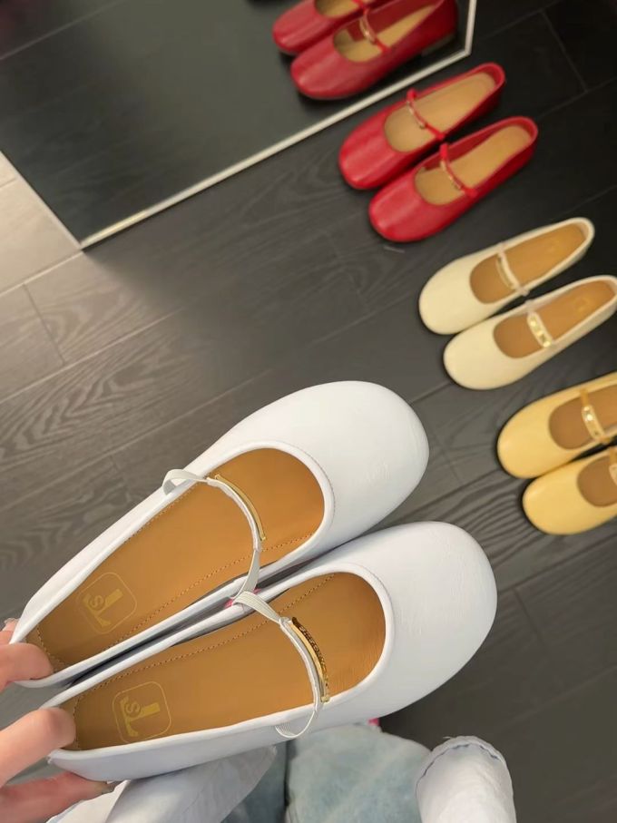 方头 低帮 中口鞋 皮革 