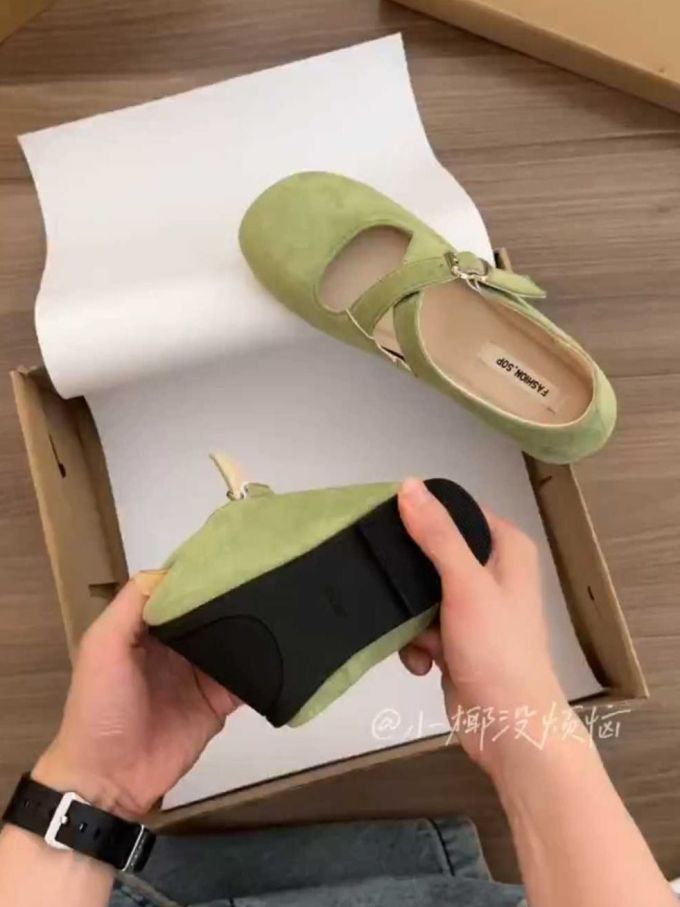 圆头 袢扣 中口鞋 皮革 