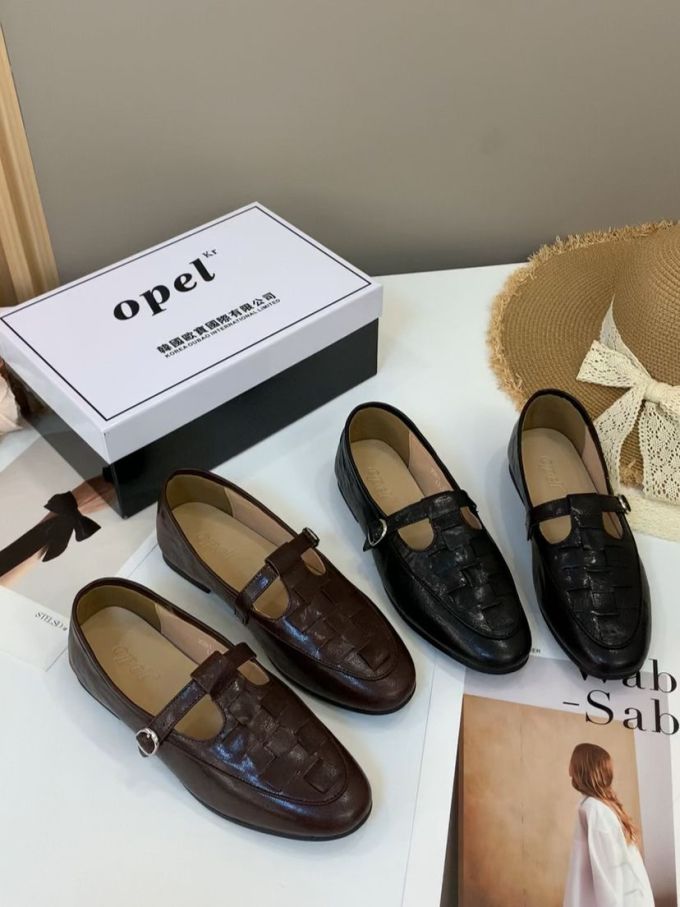 圆头 袢扣 中口鞋 皮革