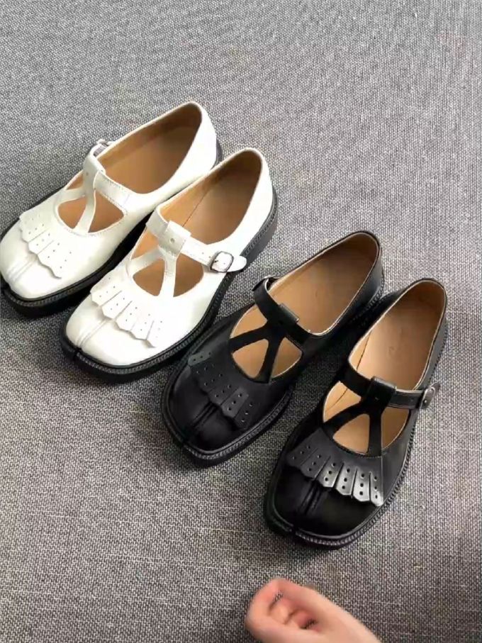 异形头-分趾 袢扣 中口鞋 皮革