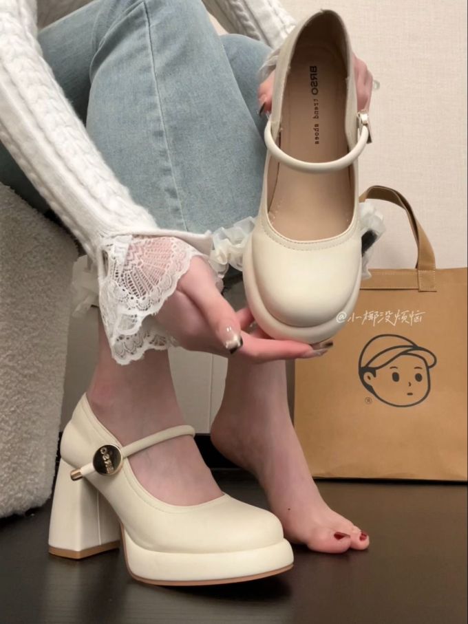 圆头 中口鞋 皮革 