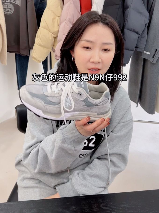 针织面料 连帽领 中长袖 基础袖 局部印染 印花 正灰色 月岩色 银丝色 基础绳带 