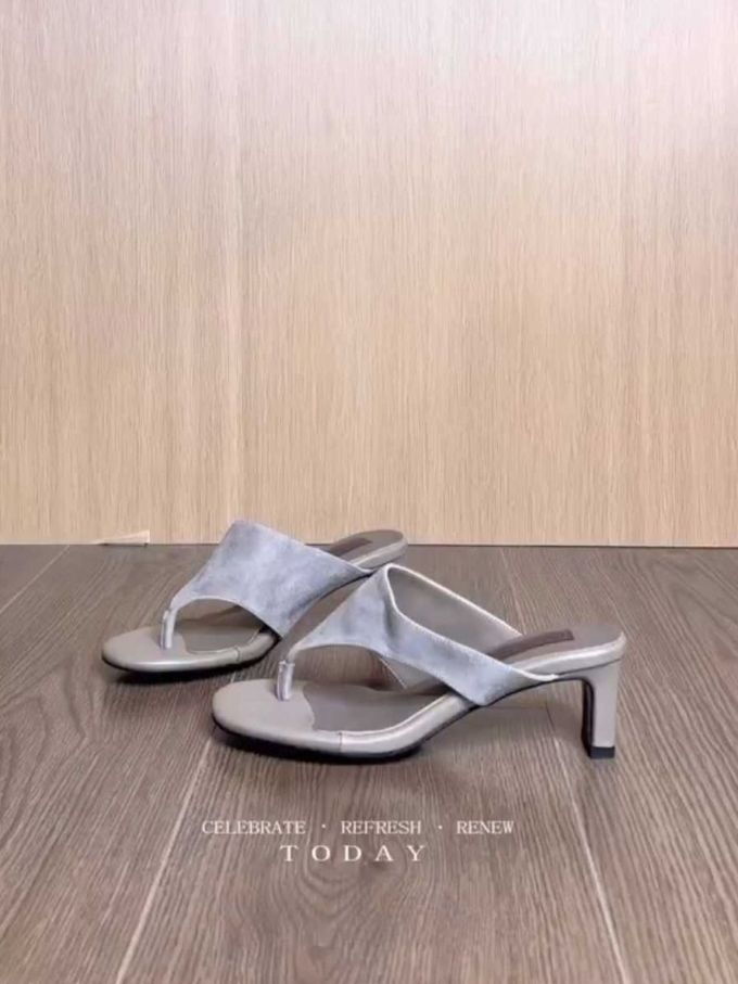 中跟 粗跟 无帮 皮革 