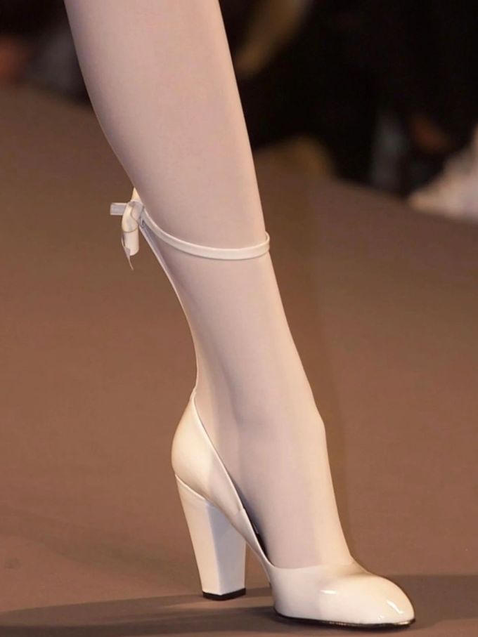 高跟 粗跟 圆头 皮革 