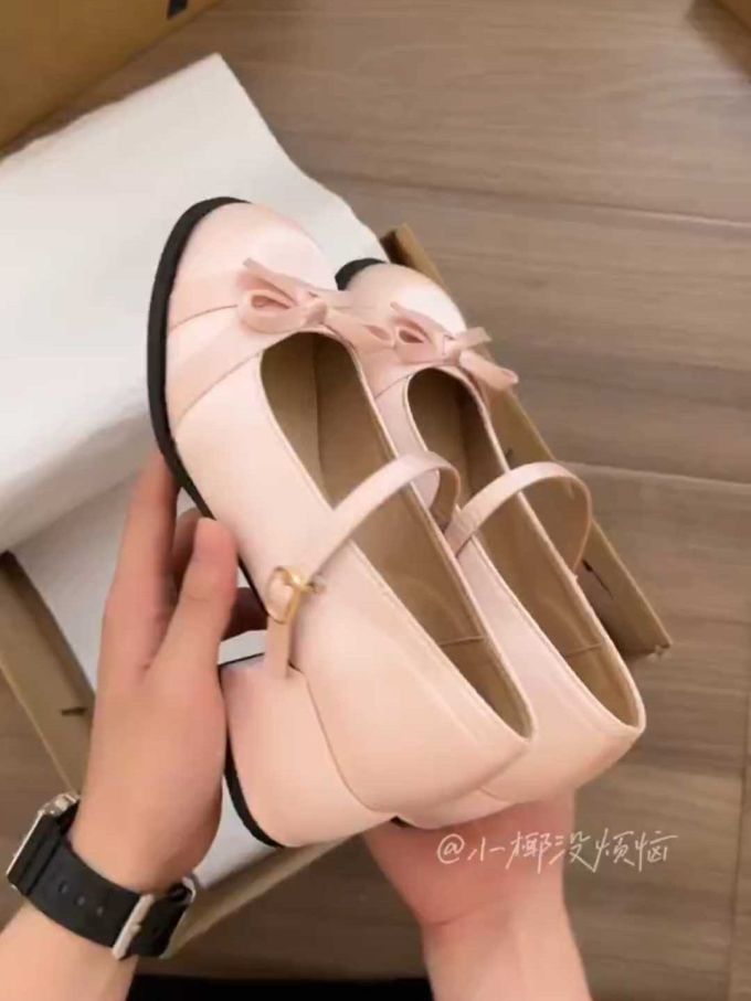 圆头 袢扣 皮革 