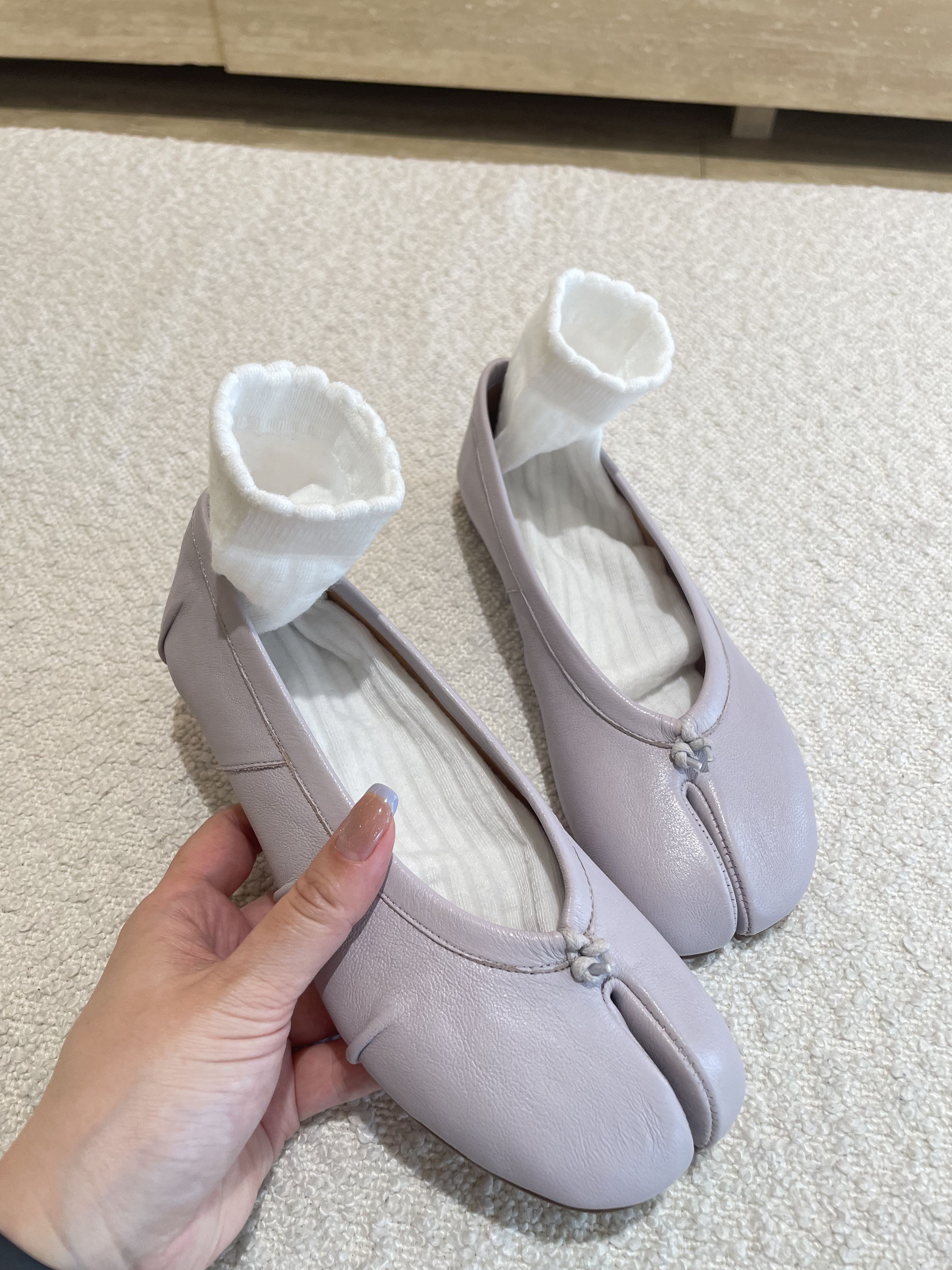 异形头-分趾 一脚蹬 皮革  - VALI鞋履AI设计主图