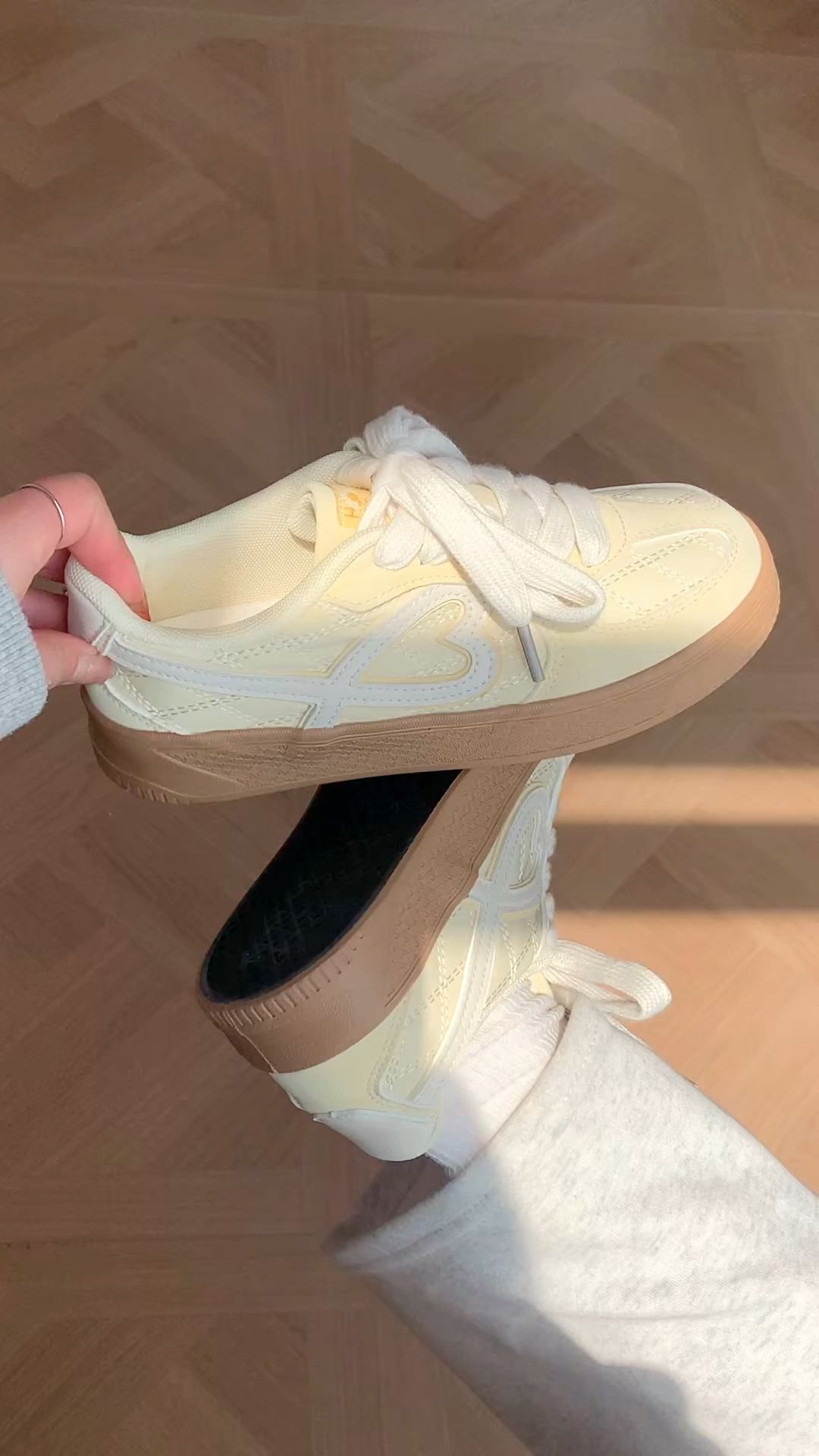 低帮 魔术贴 布面  - VALI鞋履AI设计主图