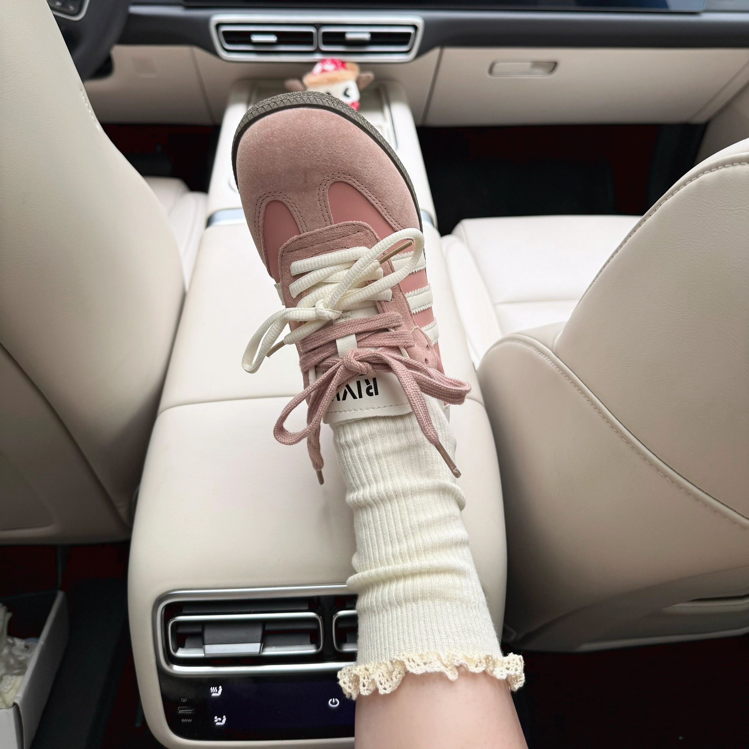 系带 皮革  - VALI鞋履AI设计主图