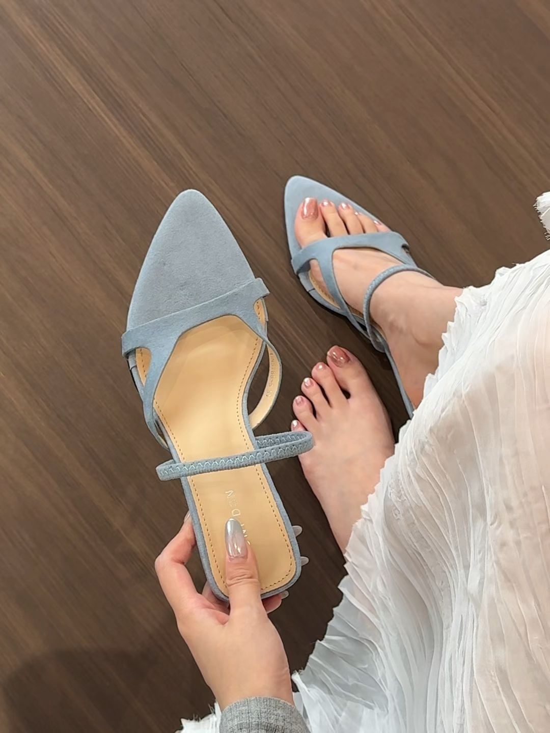 皮革  - VALI鞋履AI设计主图