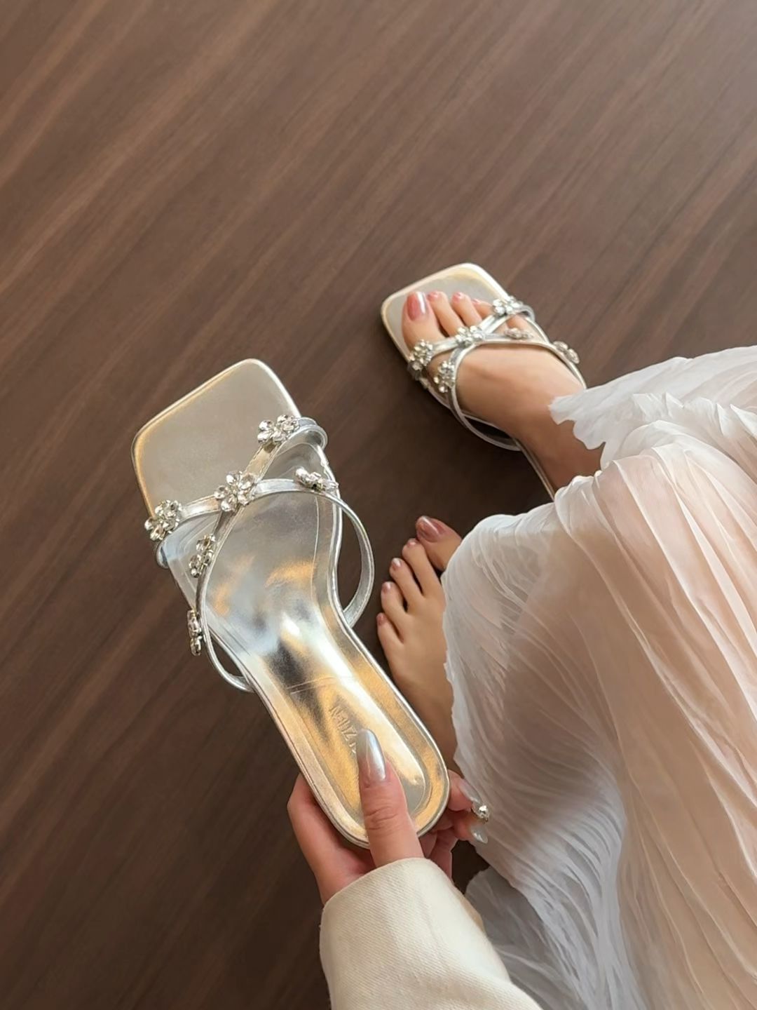 无帮  - VALI鞋履AI设计主图