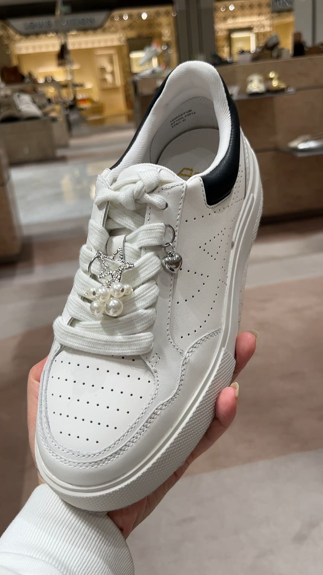 低帮 松紧带 皮革  - VALI鞋履AI设计主图