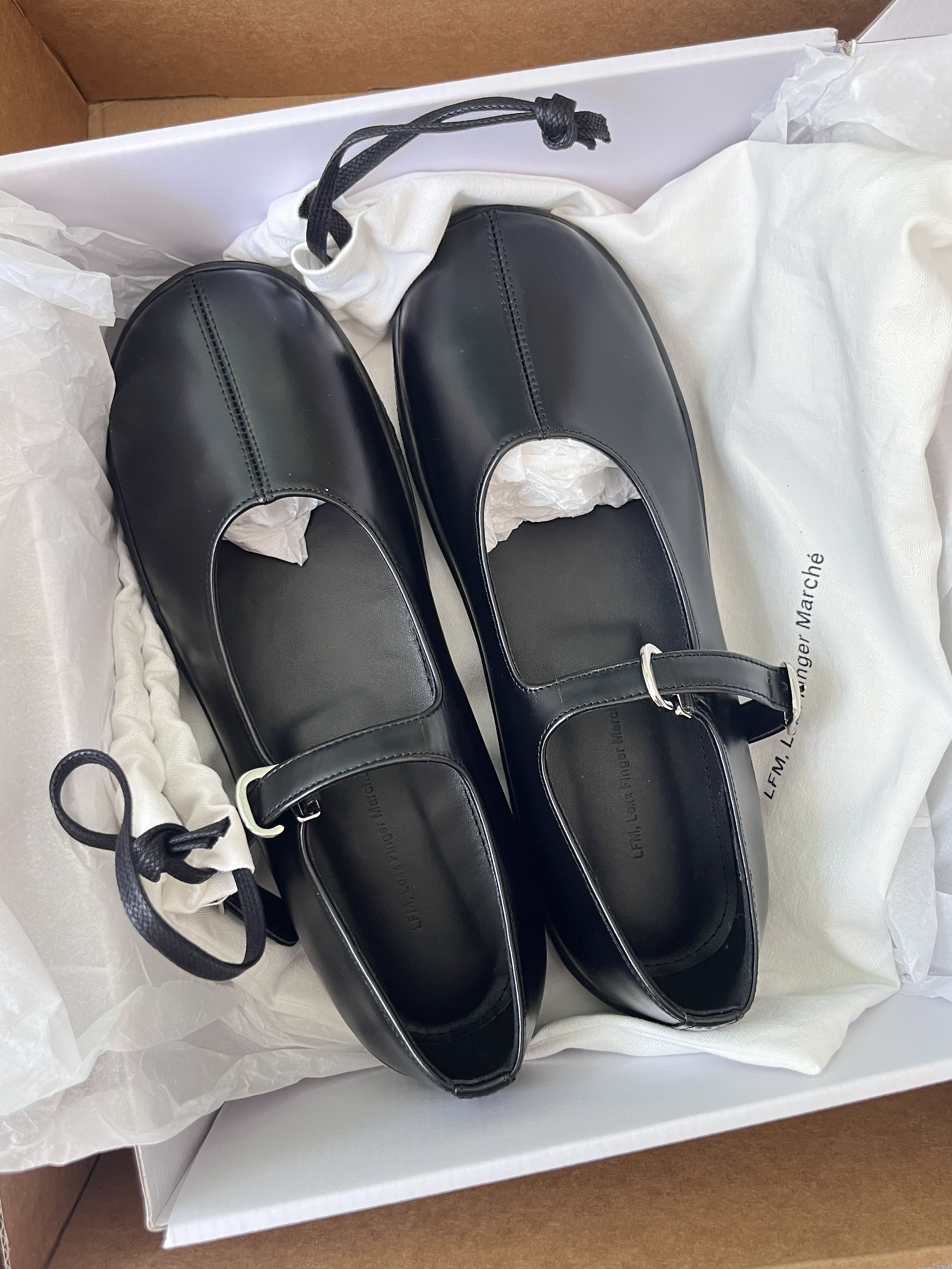 异形头-分趾 中口鞋 皮革  - VALI鞋履AI设计主图