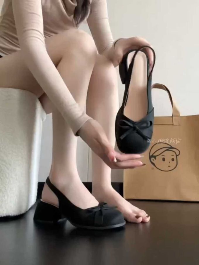 中跟 粗跟 无帮 皮革