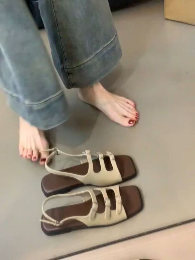 方头 低帮 袢扣 皮革 